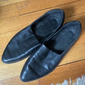 Pointed toe flats